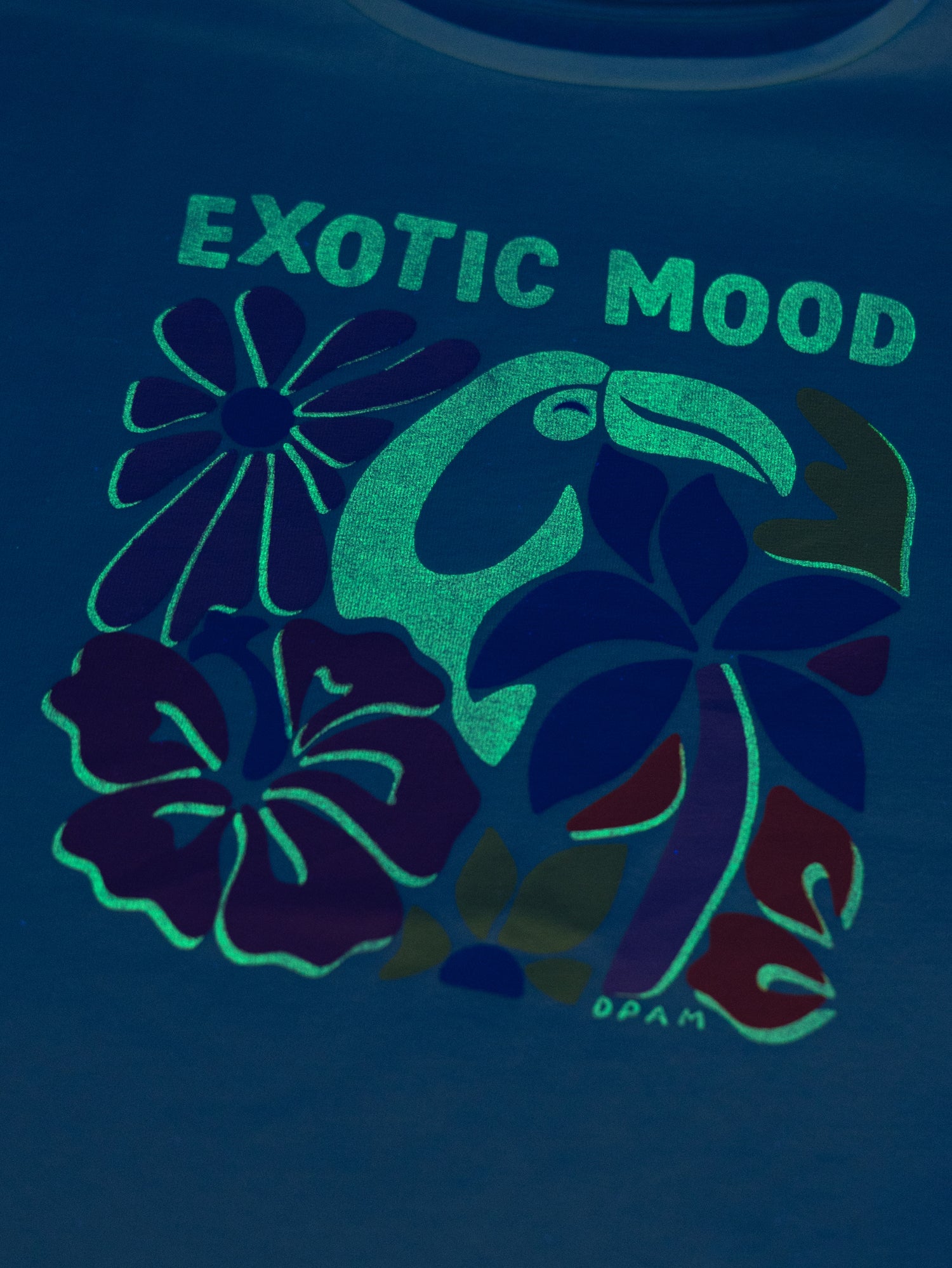 Short phosphorescent pajamas with "Exotic Mood" print for girls