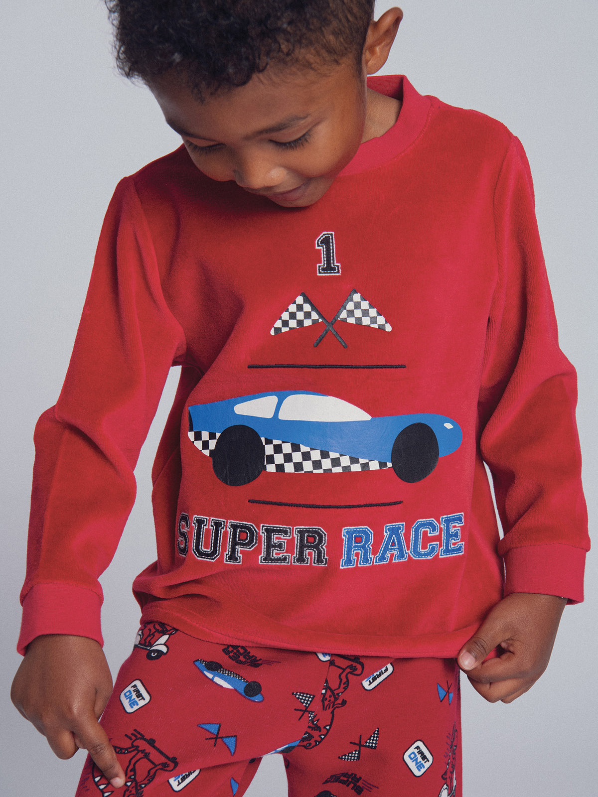 2-Piece Velvet Pajamas with Racing Car Pattern for Boys