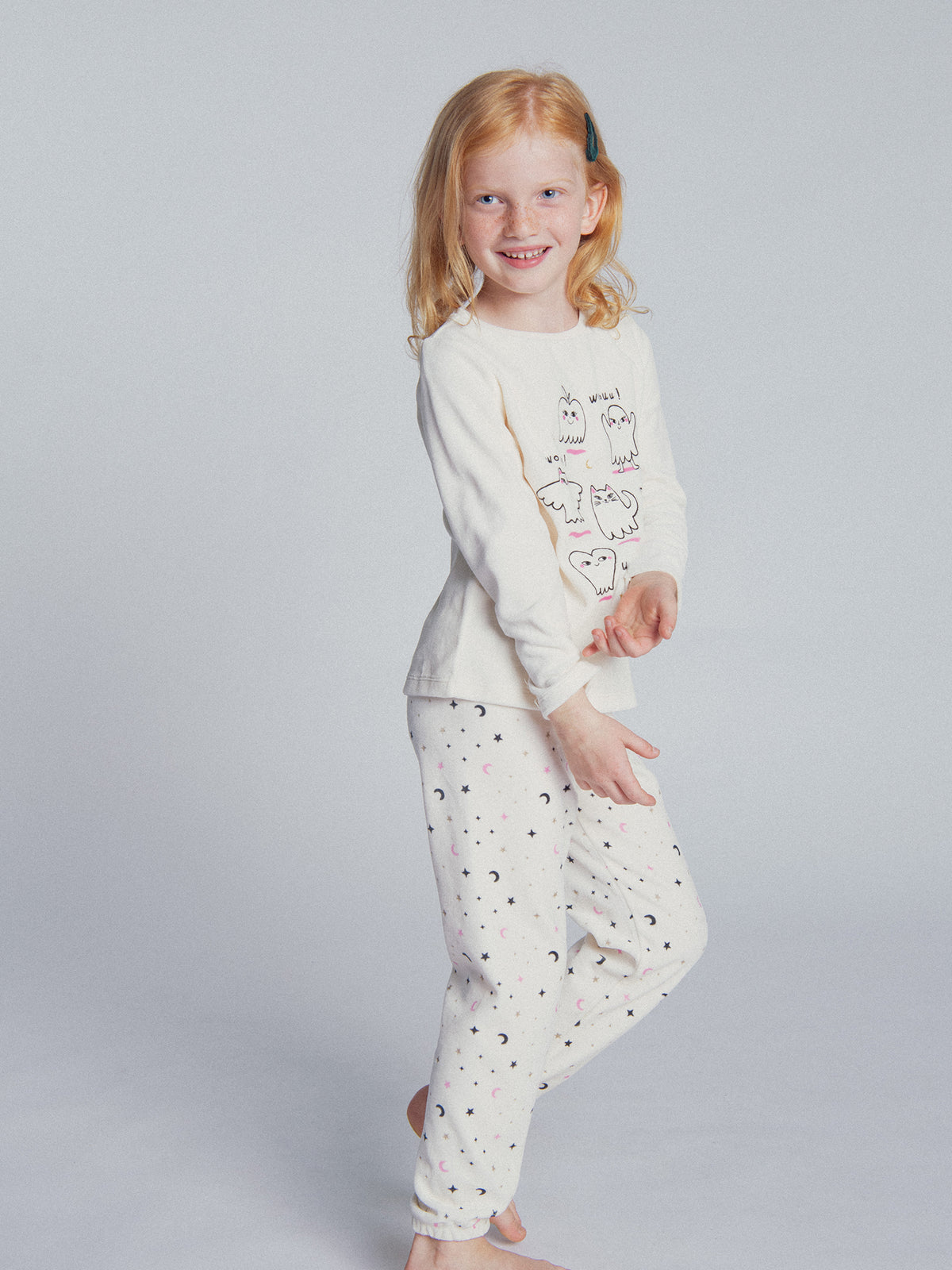 2-Piece Ecru Velvet Pajamas with Glow-in-the-Dark Ghost Patterns for Girls