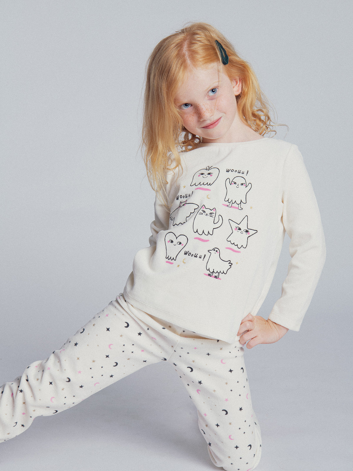 2-Piece Ecru Velvet Pajamas with Glow-in-the-Dark Ghost Patterns for Girls