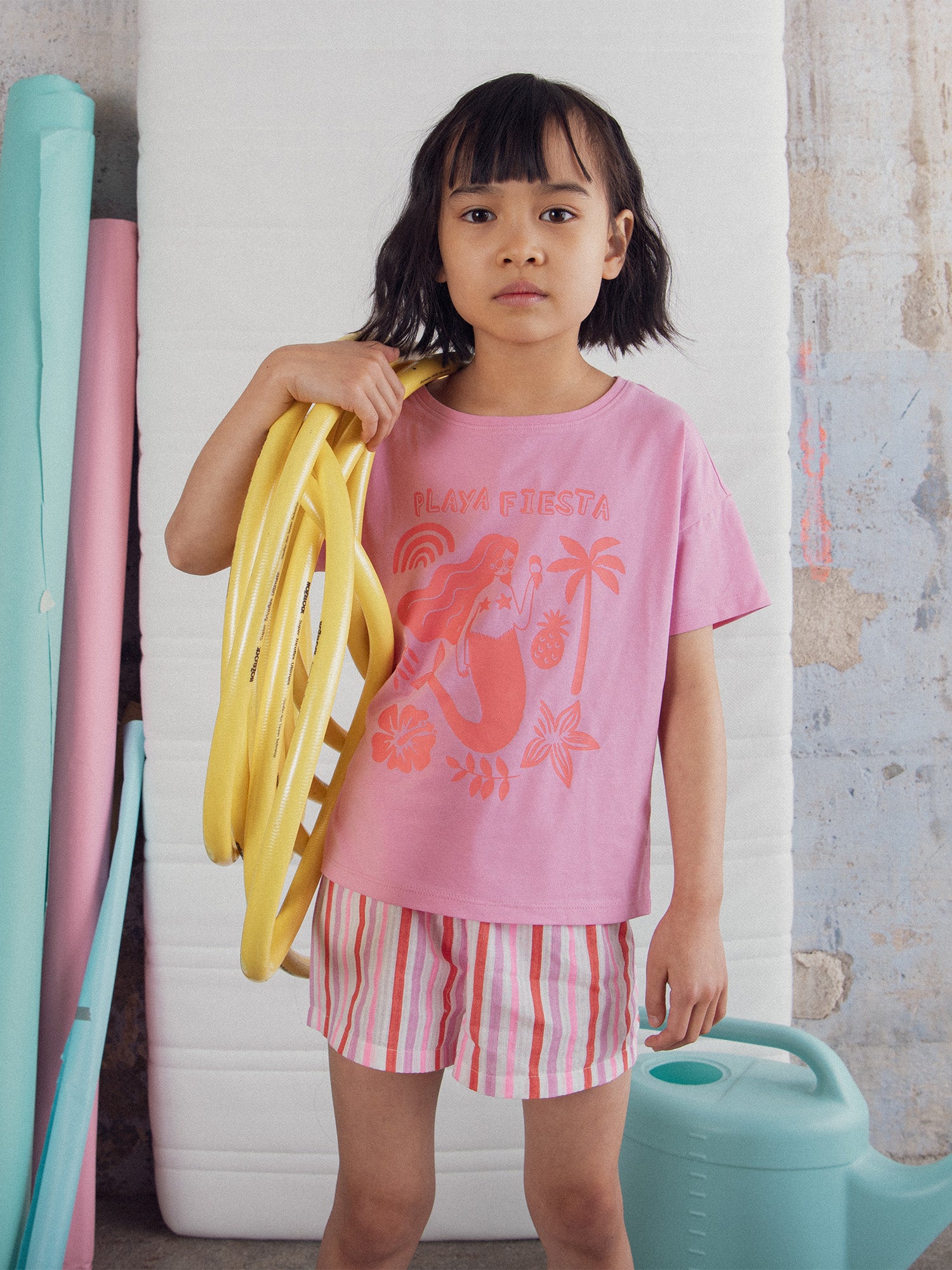 Short pink pajama with "Playa Fiesta" print for girls