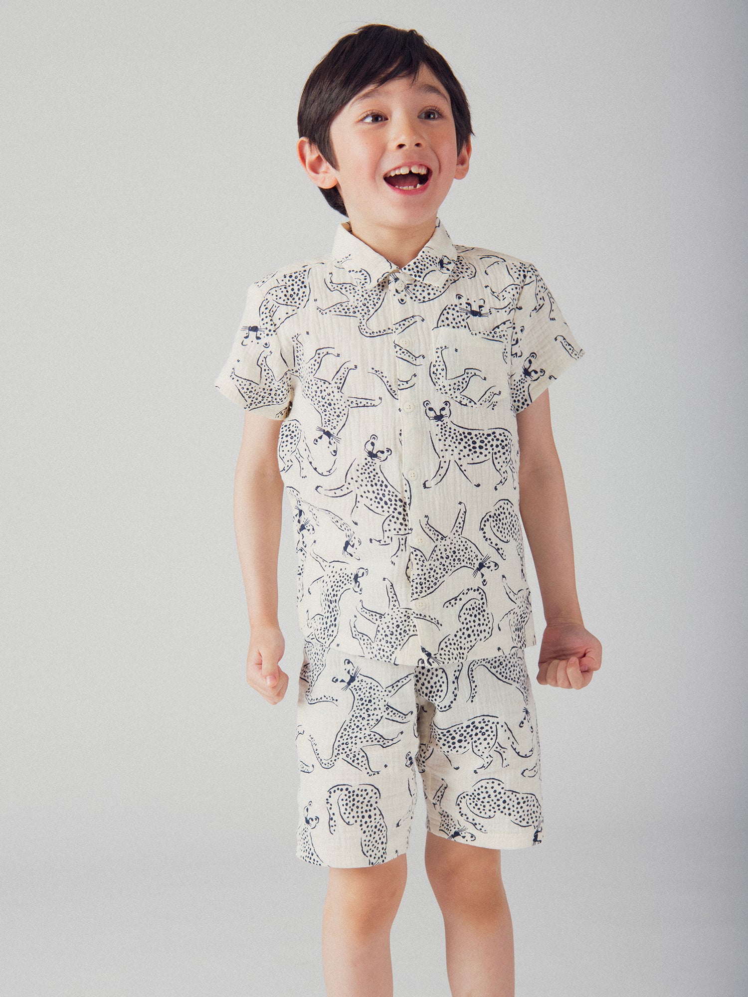 Short shirt pyjama with "Blue Leopards" print for boys