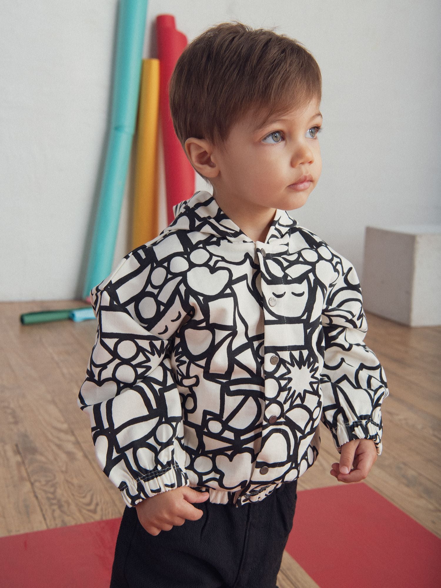 Hooded vest with all-over "GRAPHIC" print for baby boys