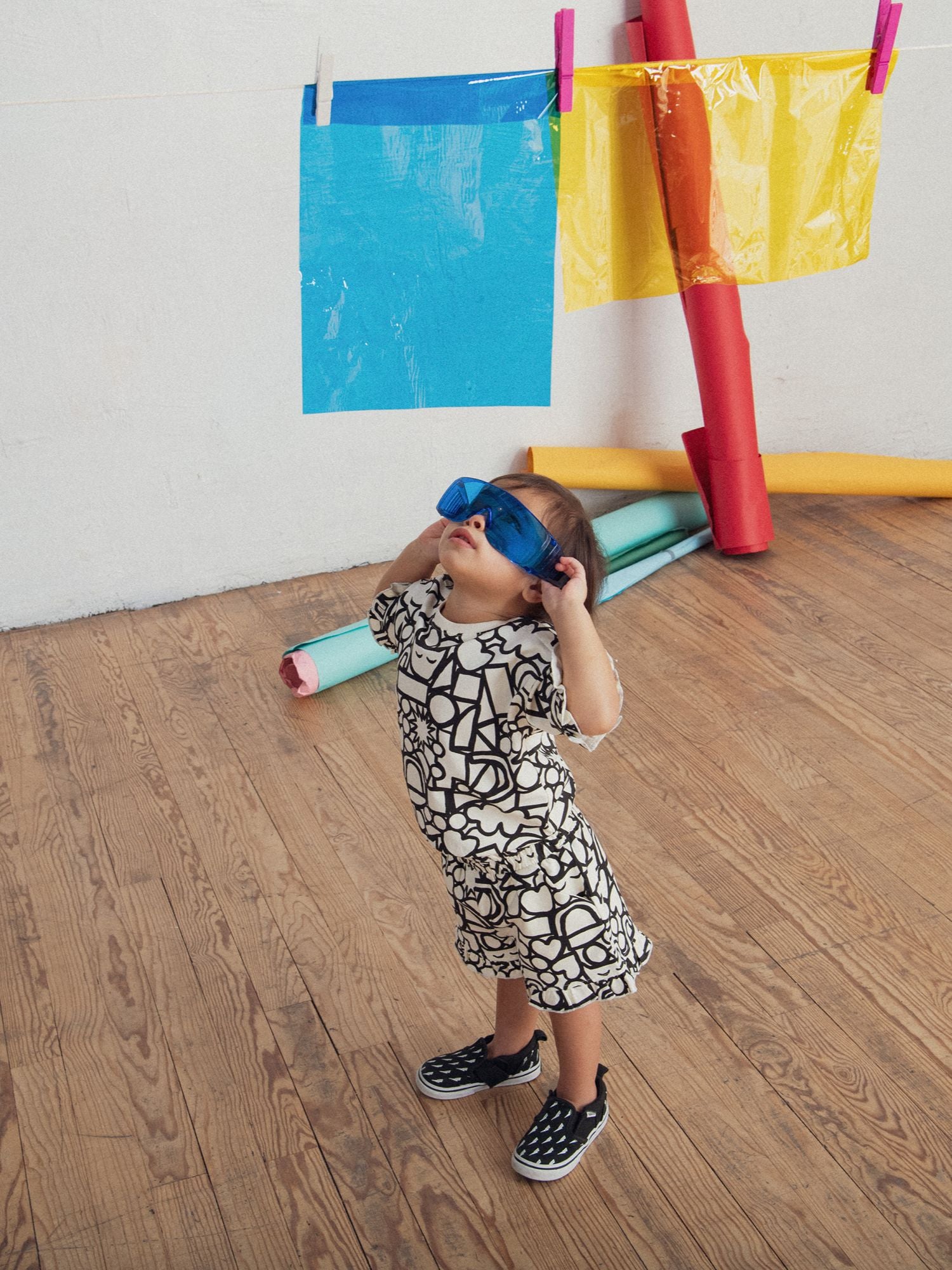 T-shirt and shorts set with all-over "GRAPHIC" print for baby girls