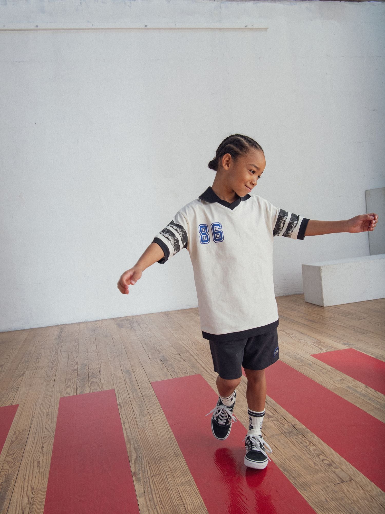 Beige T-shirt with T-Rex animation for boys