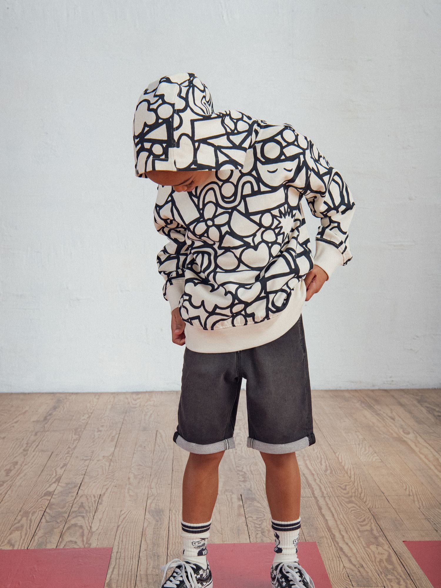 Gray denim shorts with keychain for boys