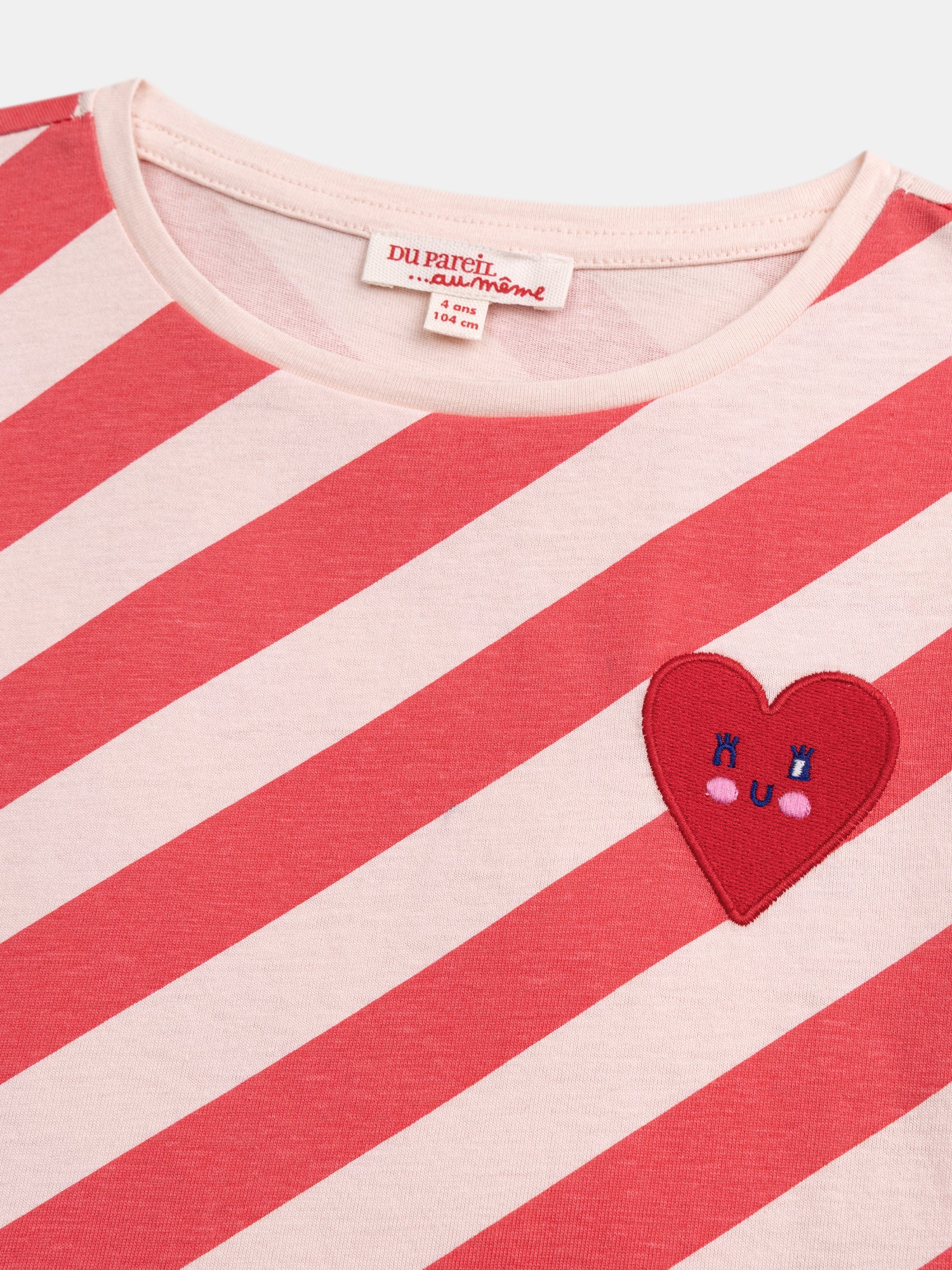 Short-sleeve pink striped t-shirt with badge for girl