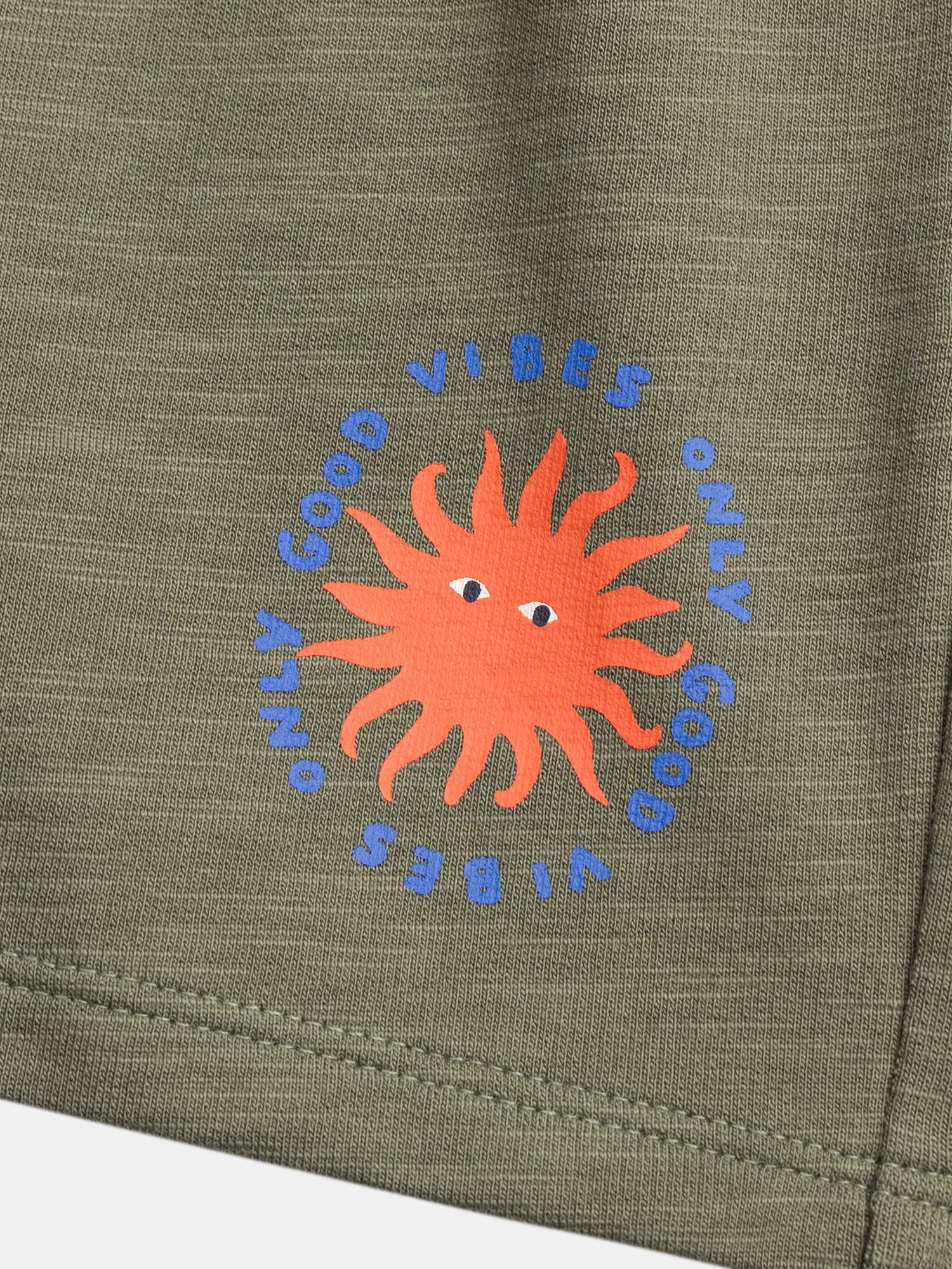 Khaki shorts with sun animation pockets for boys