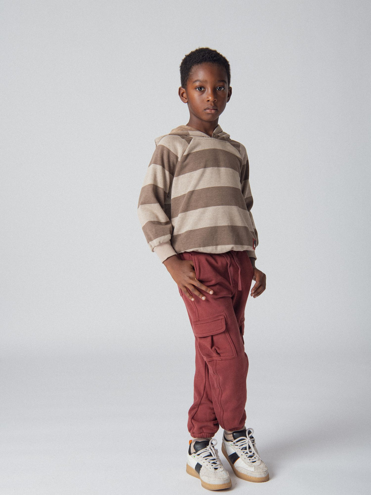 Warm double-lined jogging bottoms with cargo pockets for boys