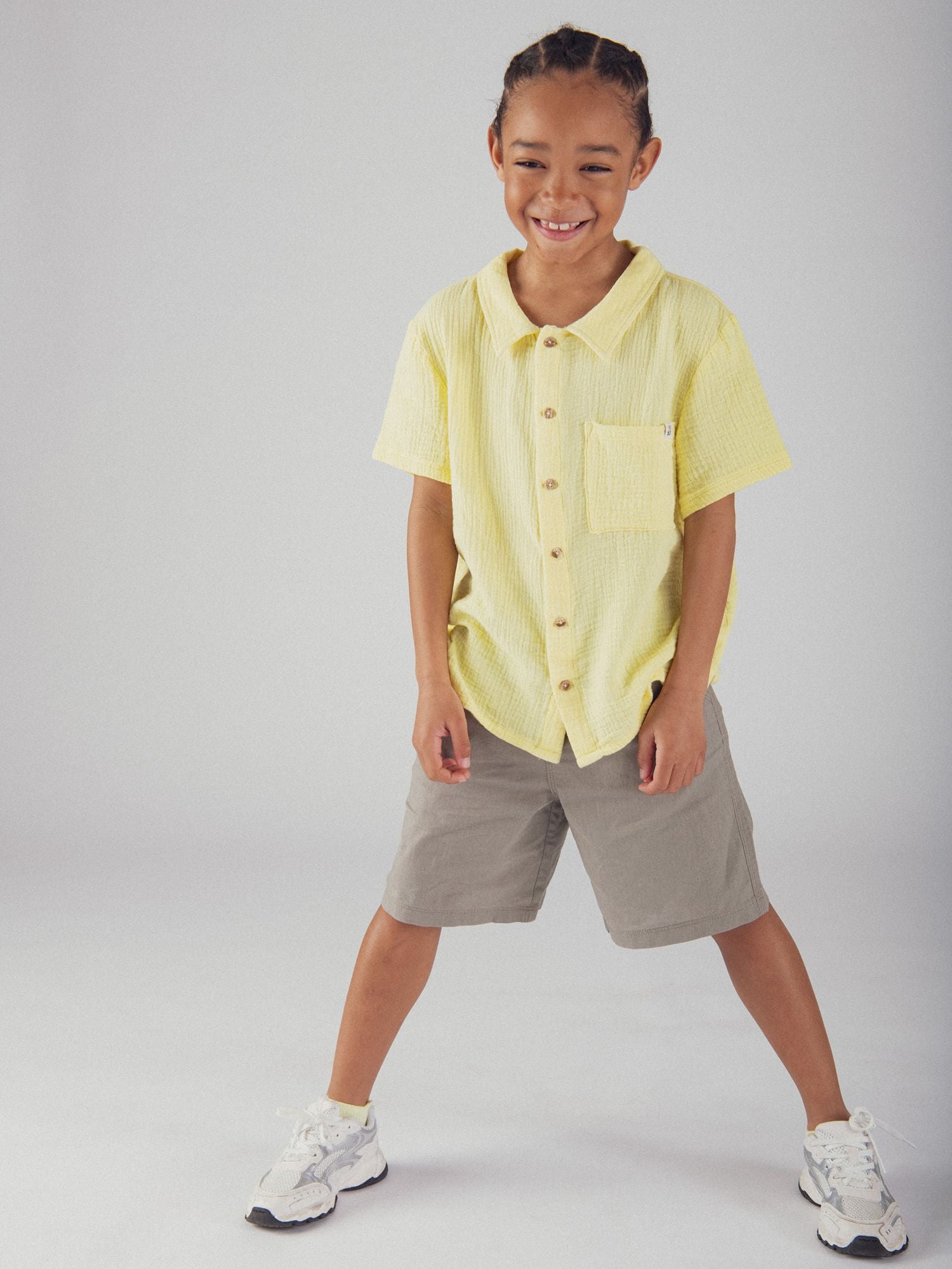 Pale yellow short-sleeve shirt for boys