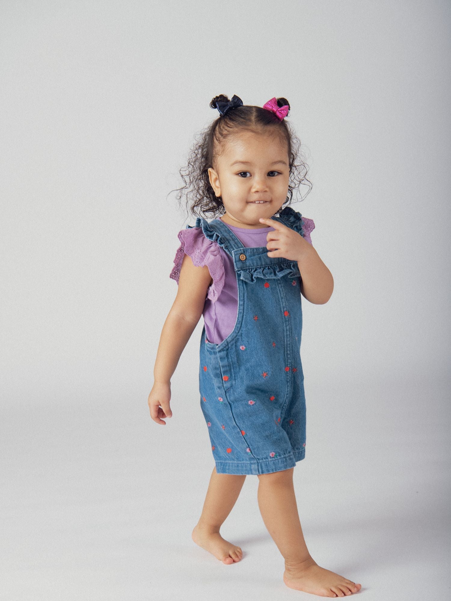 Short denim overall with floral and fruity embroidery for baby girl