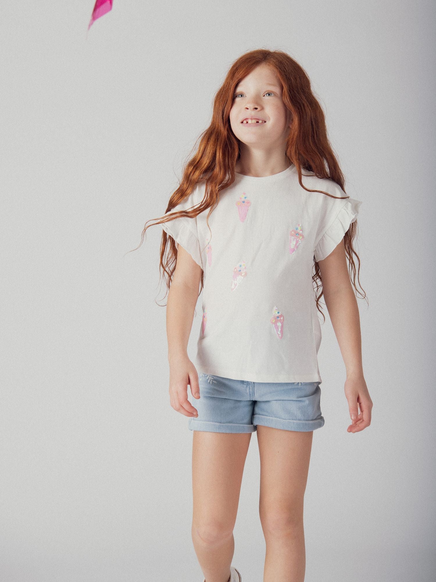 Ecru t-shirt with sequined ice cream animation for girls