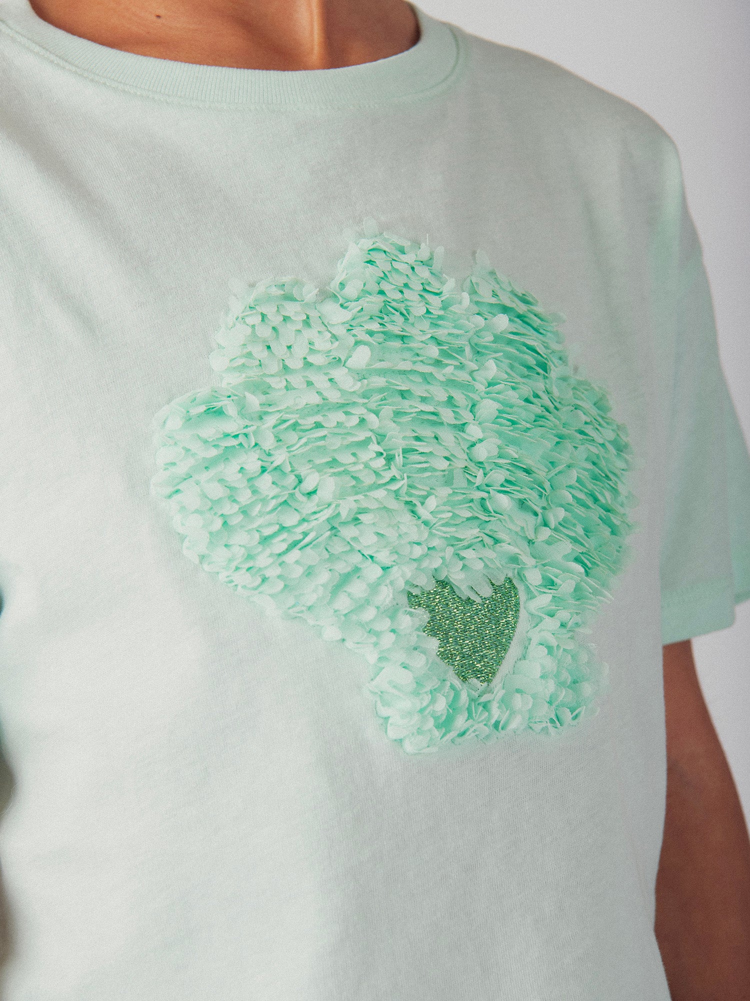 Turquoise T-shirt with 3D shell animation for girls