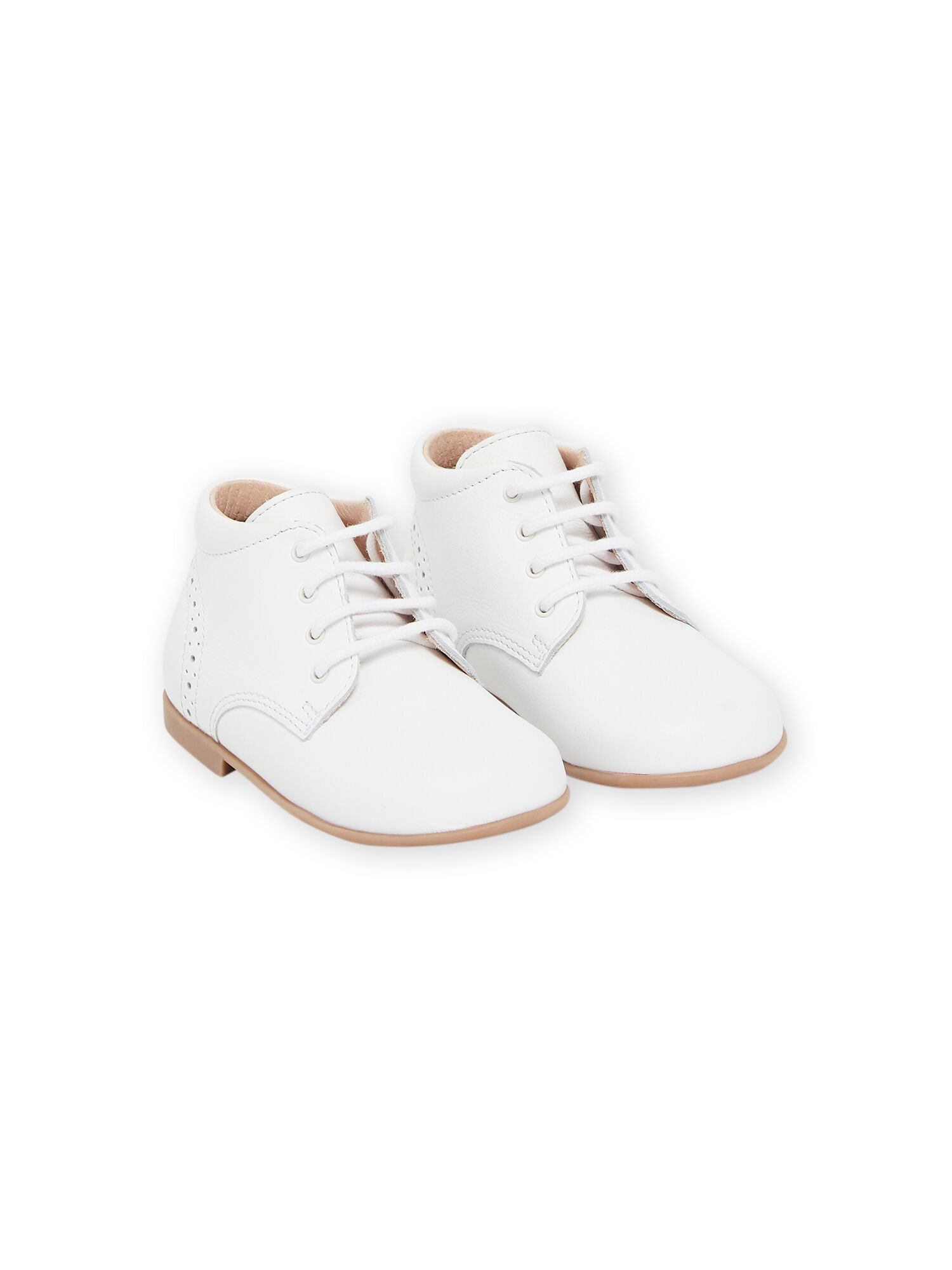 Chaussures pour fille ballerines tennis sandales et bottes