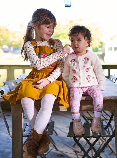 Baby girl ecru cardigan with floral embroidery SIVERCAR2 / 23WG09J1CAR001