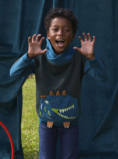 Two-tone cross-neck sweatshirt with animated pocket for boys  VOKLISWE1 / 24W90241SWEG618